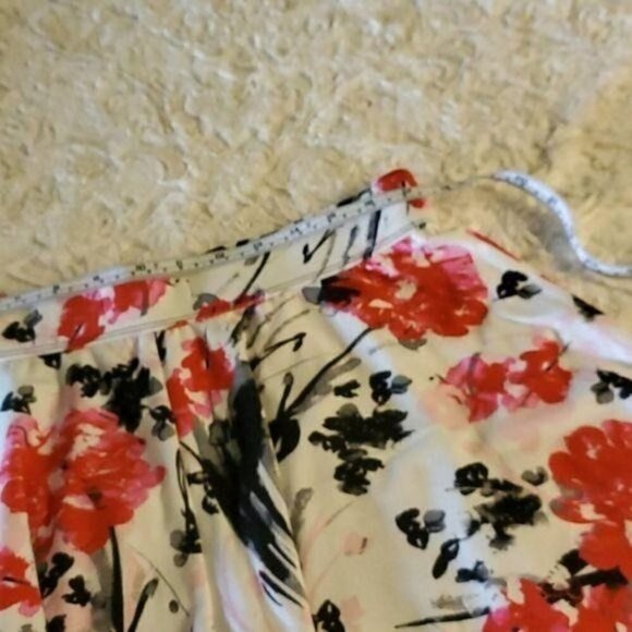 Abercrombie & Fitch Mini Sassy Pullon Stretch Floral Sz. S Skirt - Picture 2 of 2